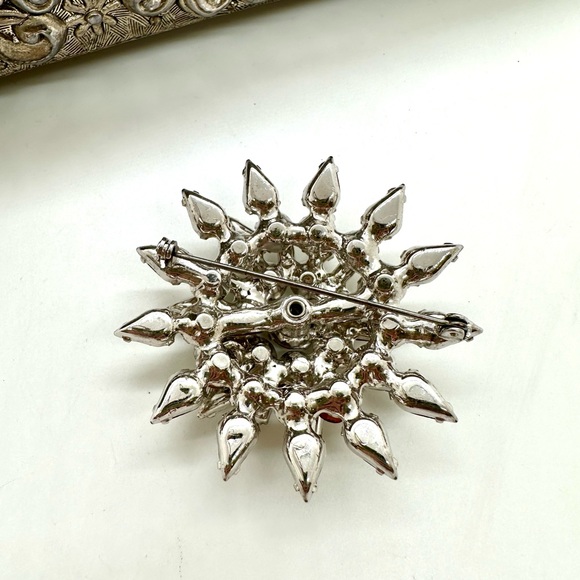 Vintage Clear Rhinestone Brooch - Picture 3 of 10